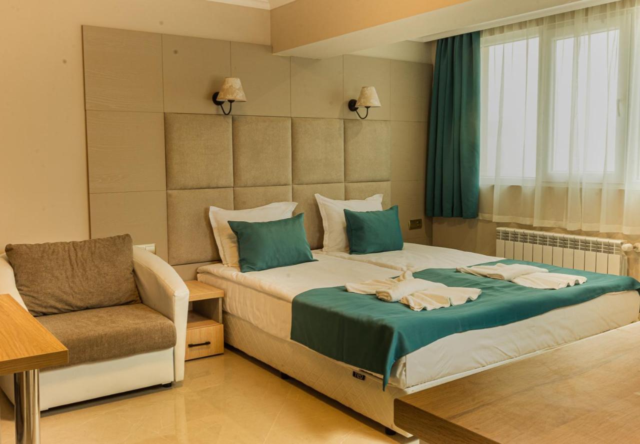 Vemara City Boutique Hotel-Free Parking Varna Extérieur photo