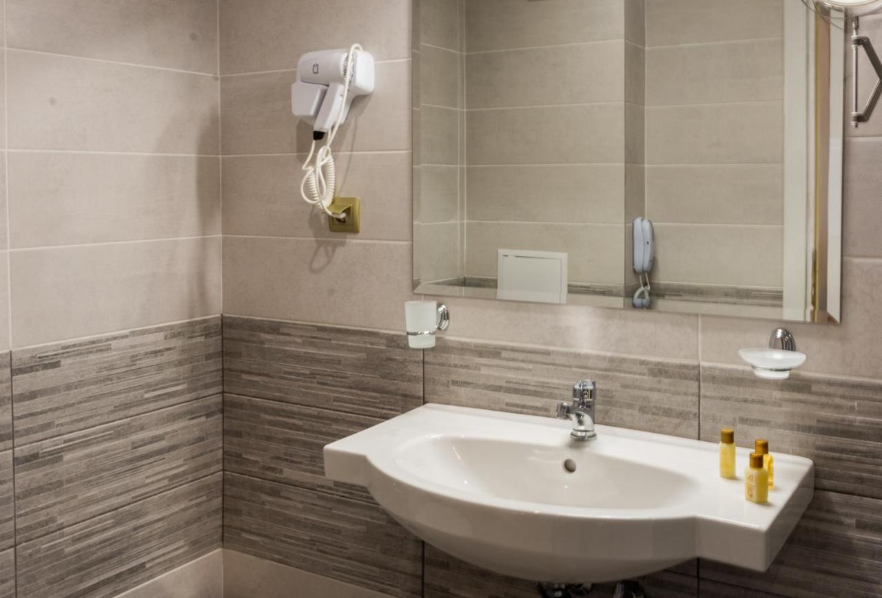 Vemara City Boutique Hotel-Free Parking Varna Extérieur photo