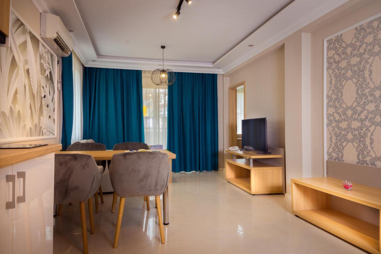 Vemara City Boutique Hotel-Free Parking Varna Extérieur photo