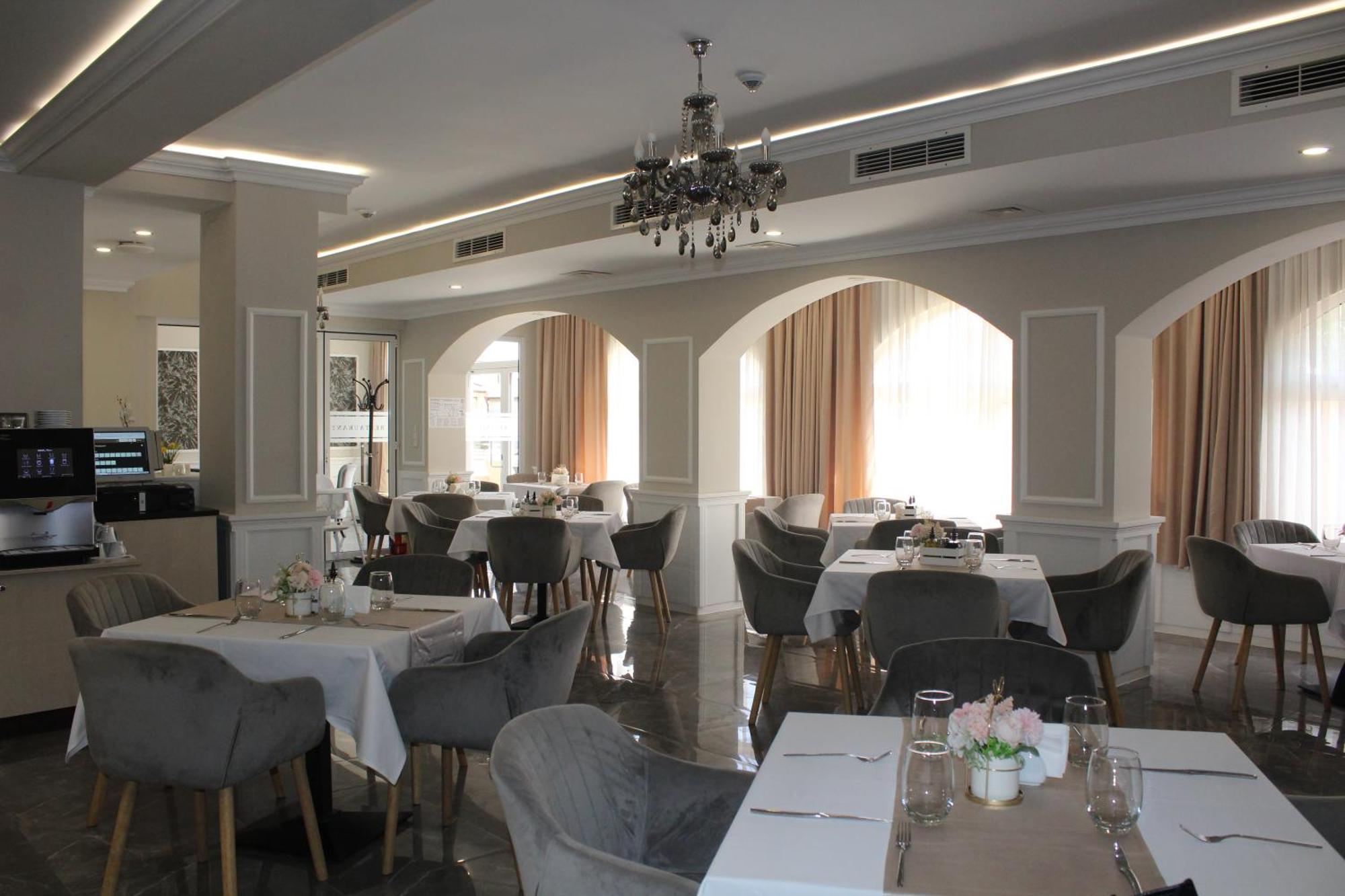 Vemara City Boutique Hotel-Free Parking Varna Extérieur photo